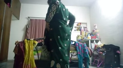 काला आदमी एक सफेद कुतिया के साथ एक इंग्लिश सेक्सी मूवी चुंबन, डाल पर एक बड़ा काला डिक