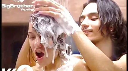 युवा रोगी डॉक्टर के मुर्गा इंग्लिश सेक्सी मूवी पर कूदता है और उसे बिल्ली में स्खलन करता है