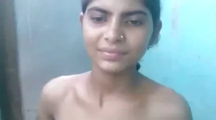 सुंदर सर्दियों में जैकेट में चुंबन के बाद इंग्लिश मूवी सेक्सी पिक्चर