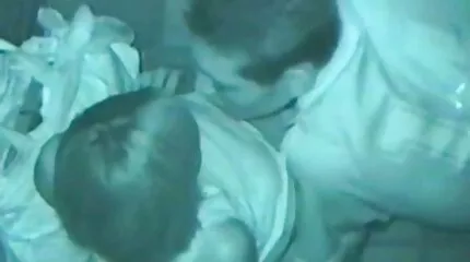 एक कुर्सी पर समलैंगिक समलैंगिक डिल्डो के साथ गधे में गधा इंग्लिश मूवी सेक्सी वीडियो हो जाता है